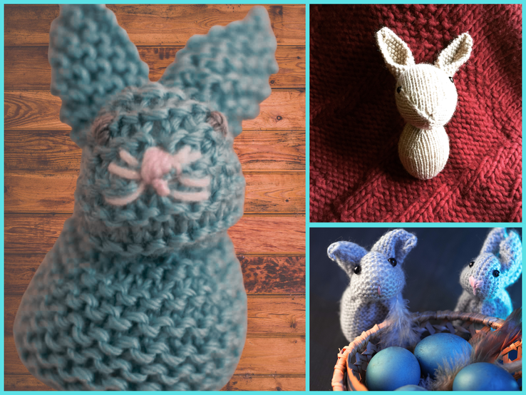 Nahaufnahme eines blauen Strickhasen mit rosafarber Schnauze vor Holzoptik, daneben weißer Hasen-Strickfigur auf rotem Wollhintergrund.