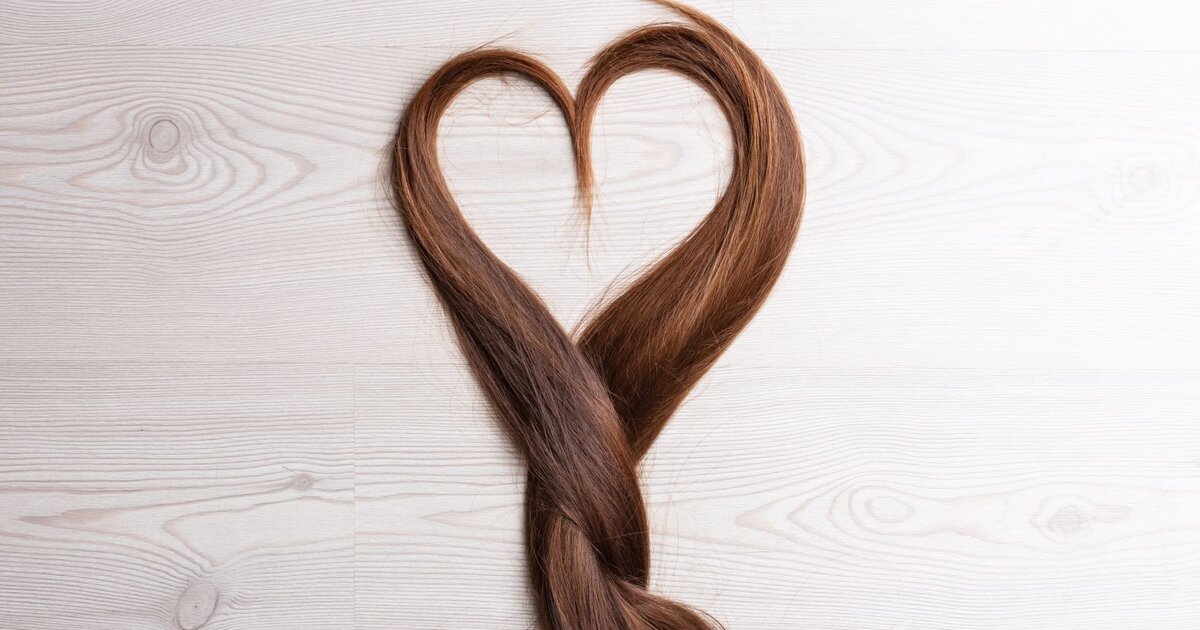 Romantische Frisur für den Valentinstag – in nur 5 Minuten fertig! Romantische Frisur für den Valentinstag – in nur 5 Minuten fertig!