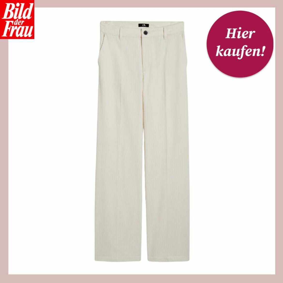 Das Bild zeigt eine lange, hellbeige Marlenehose mit einer hohen Taille und weitem Bein, die vor einem weißen Hintergrund mit rosa Umrandung präsentiert wird. Oben links ist das Logo "Bild der Frau" eingefügt, und oben rechts befindet sich ein magentafarbener Button mit der Aufschrift "Hier kaufen!". Die Hose strahlt einen eleganten und zeitlosen Stil aus und scheint aus einem leichten, fließenden Stoff gefertigt zu sein. | © C&A