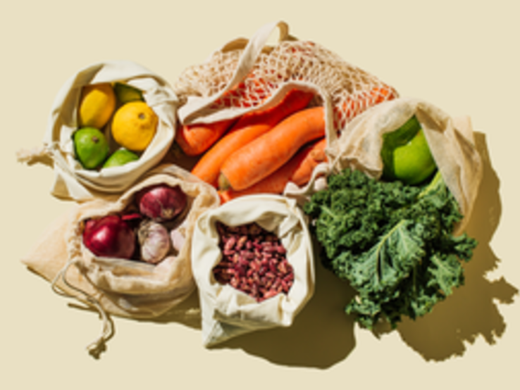 Gesundes Obst und Gemüse als Teil einer Ernährung nach Gallenblasenentfernung