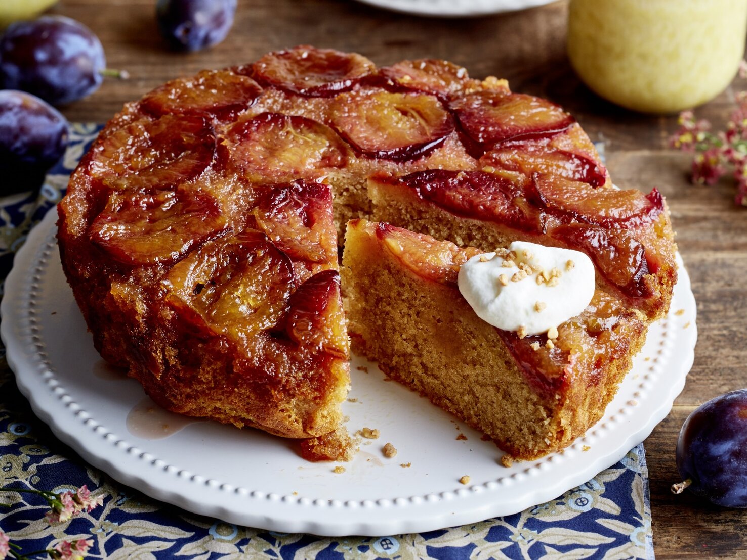 Karamell-Pflaumen-Kuchen: Ein fruchtiger Traum wird wahr