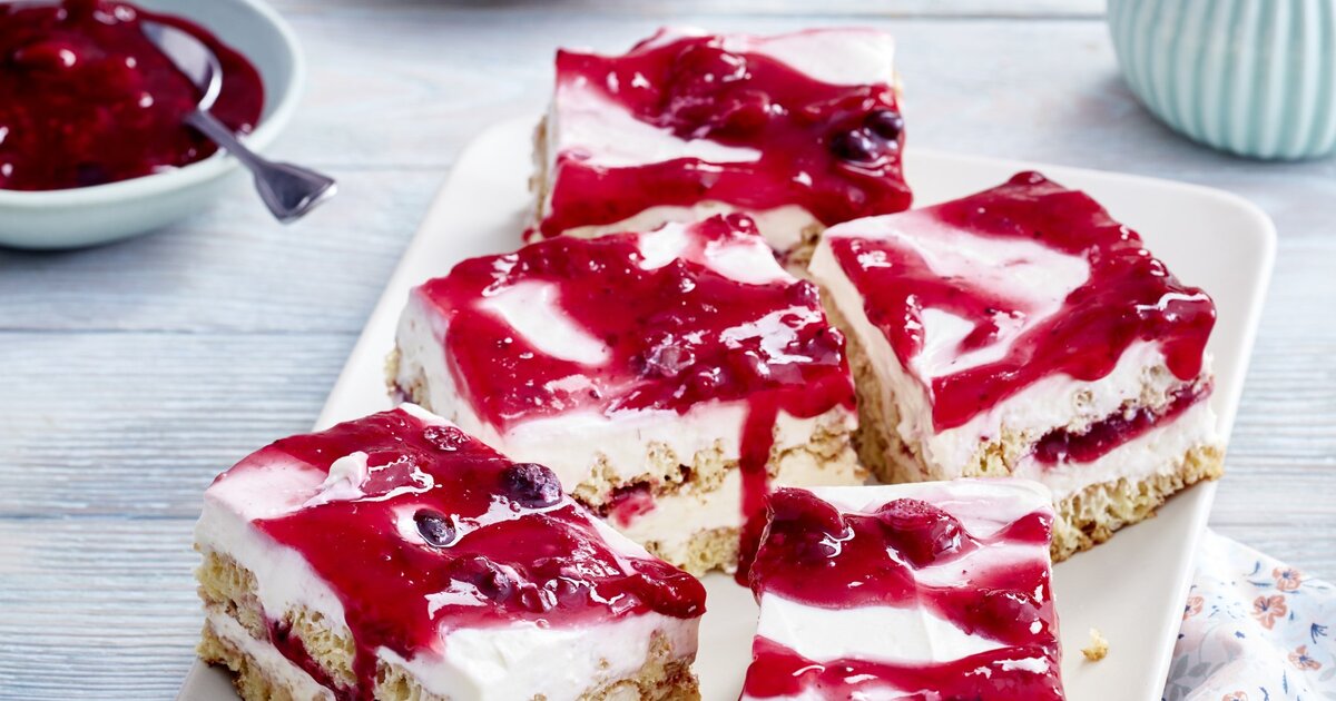 Rote-Grütze-Tiramisu-Schnitten: Zum Verlieben gut! Rote-Grütze-Tiramisu-Schnitten: Zum Verlieben gut!